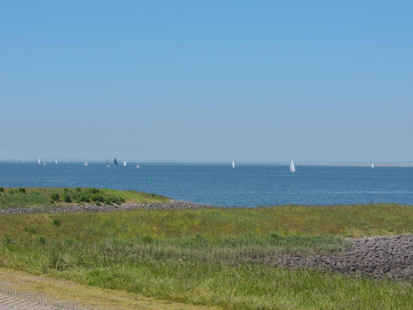 Vakantiehuis Vakantiehuis Waterresort Oosterschelde - Huisnr. 28 *